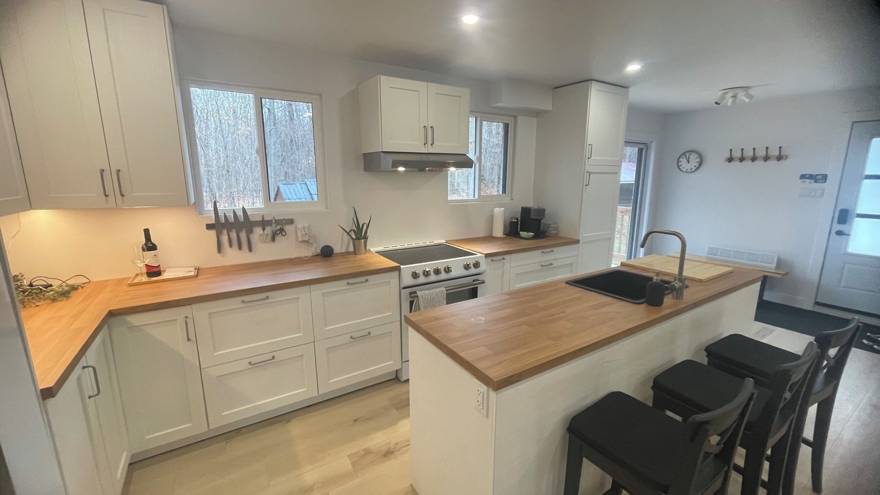 Photo of Kitchen in Saint-Pierre-de-l'lle-d'Orleans