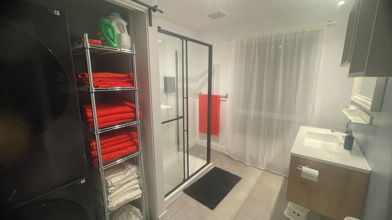 Photo of Bathroom in Saint-Pierre-de-l'lle-d'Orleans