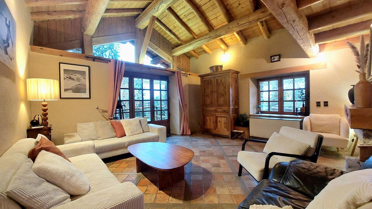 Photo of Livingroom in Arc-1800