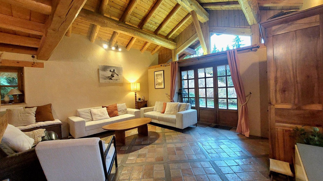 Photo of Livingroom in Arc-1800