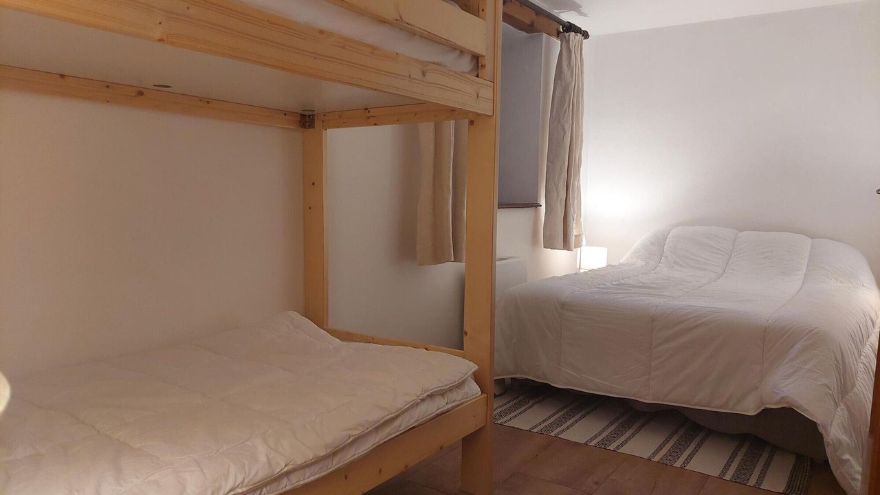Photo of Bedroom in Arc-1800