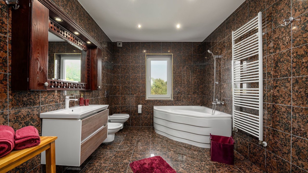 Photo of Bathroom in Gulici