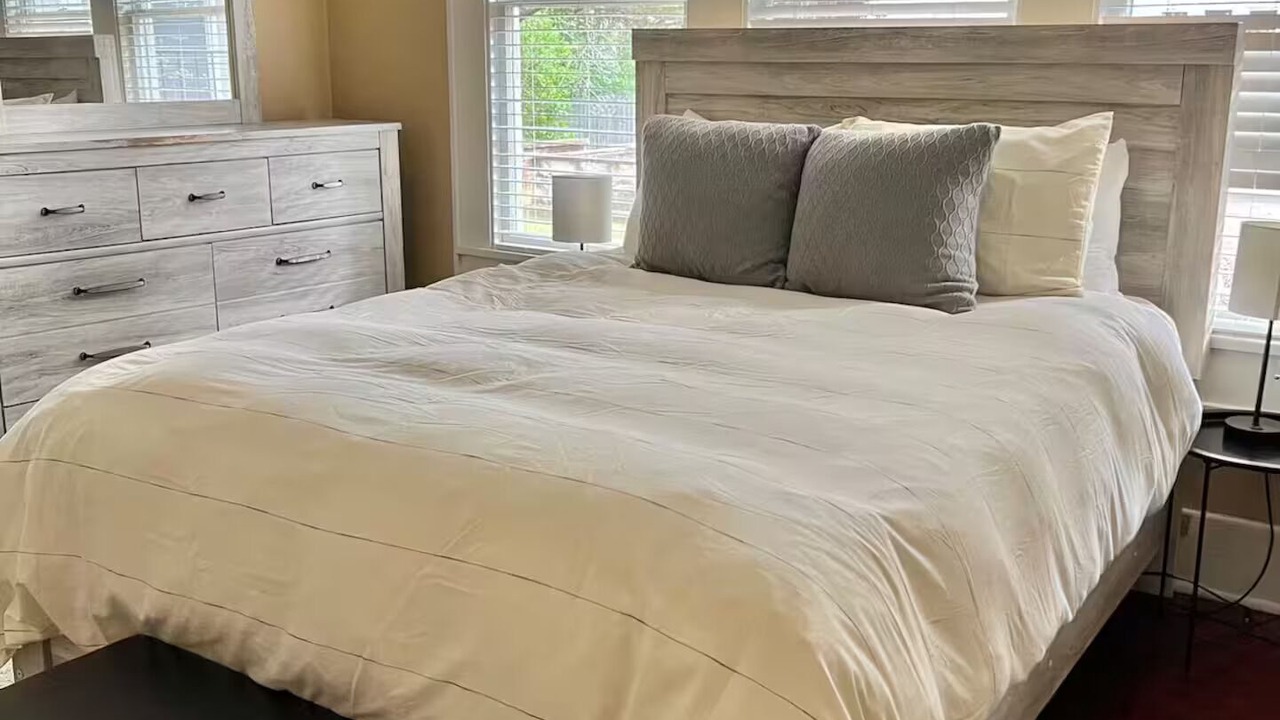 Photo of Bedroom in Highland Historic District