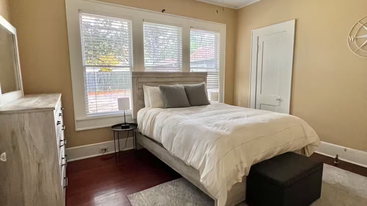 Photo of Bedroom in Highland Historic District