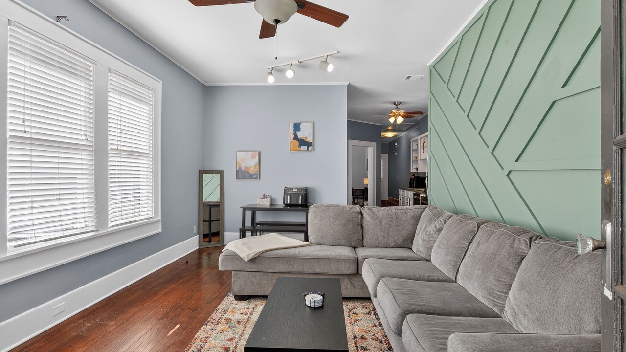 Photo of Livingroom in Highland Historic District