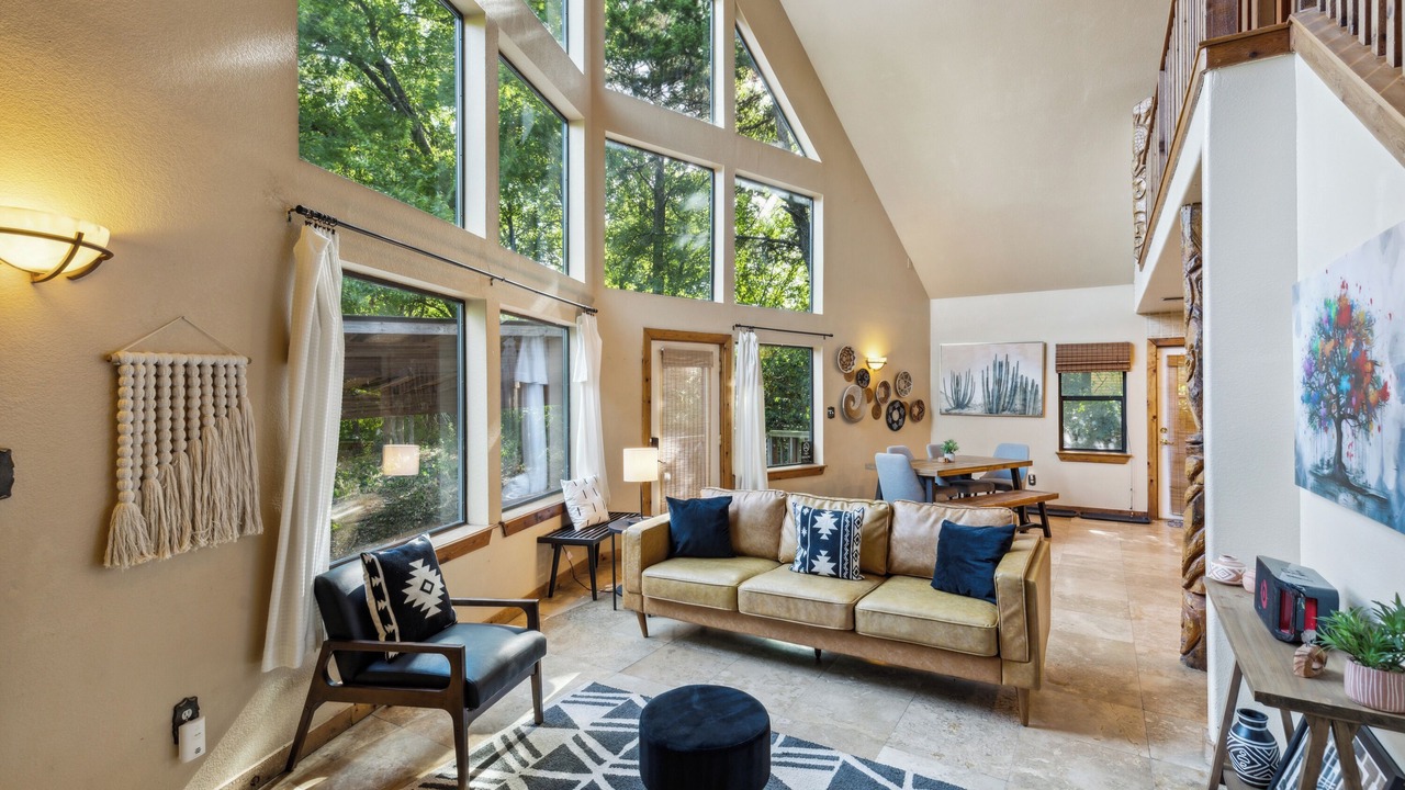 Photo of Livingroom in Oak Cliff