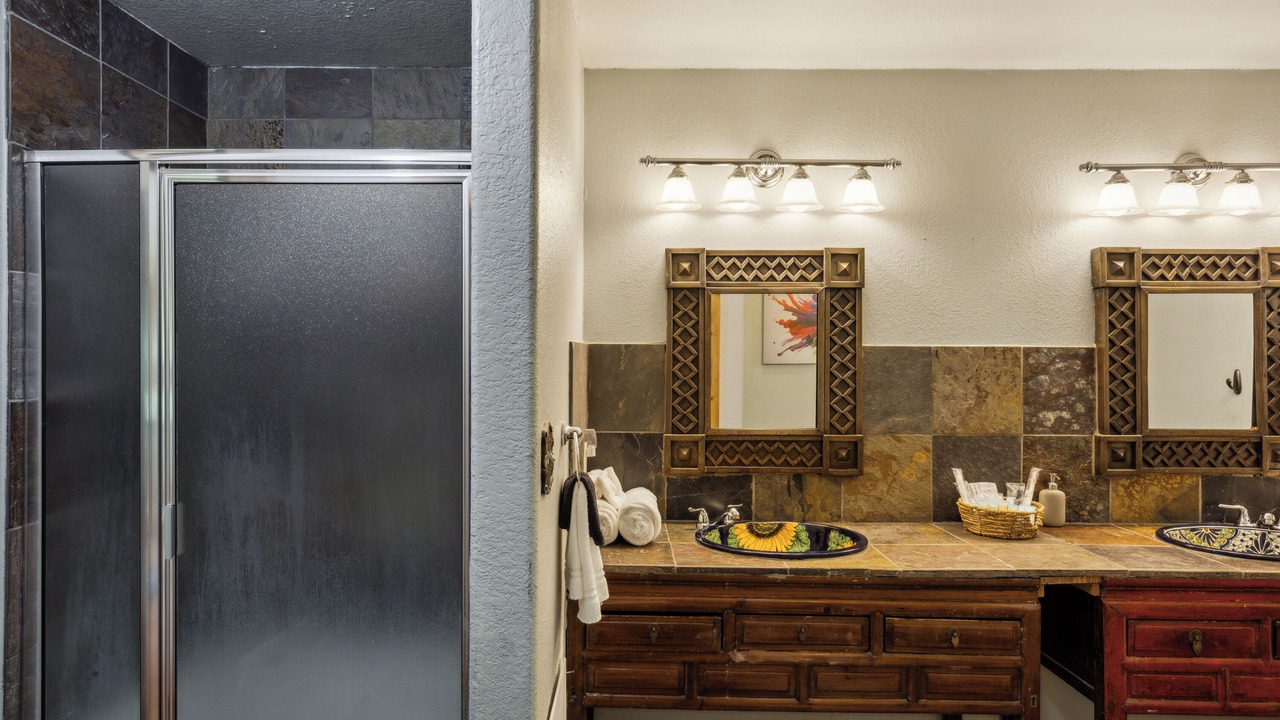 Photo of Bathroom in Oak Cliff