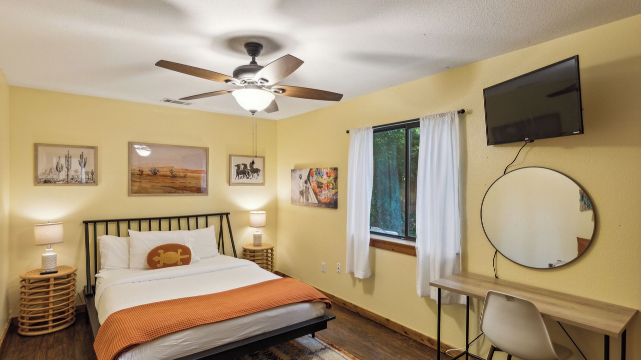 Photo of Bedroom in Oak Cliff