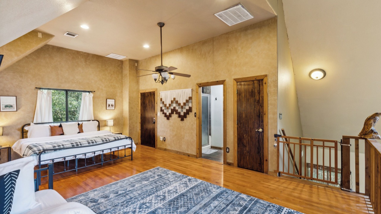 Photo of Bedroom in Oak Cliff
