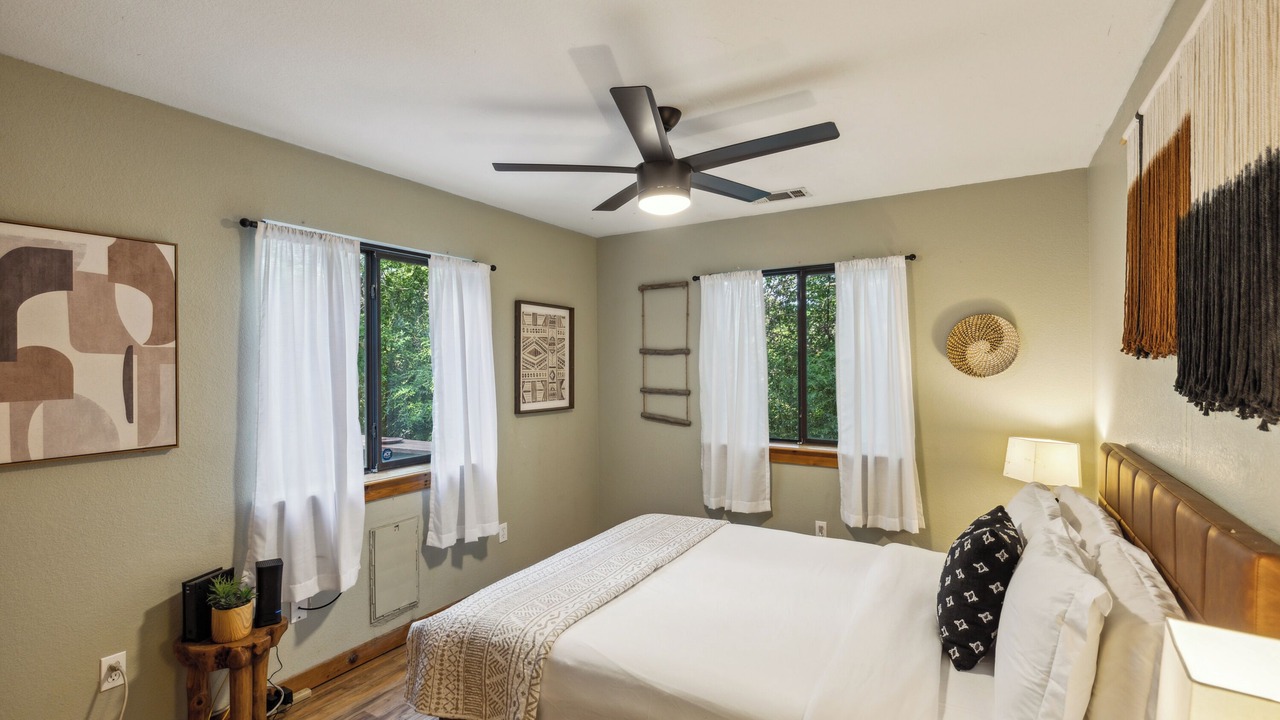 Photo of Bedroom in Oak Cliff