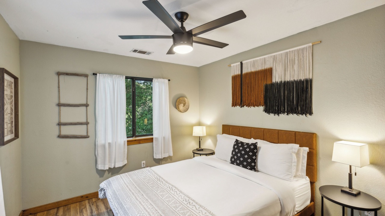Photo of Bedroom in Oak Cliff