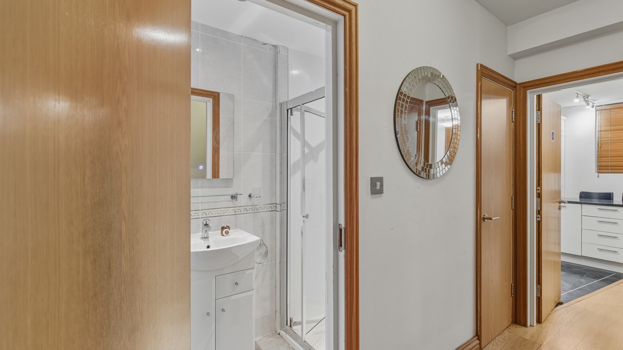 Photo of Bathroom in Queenhithe