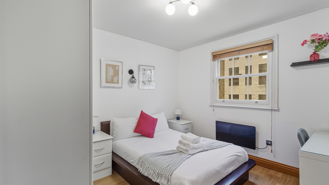 Photo of Bedroom in Queenhithe