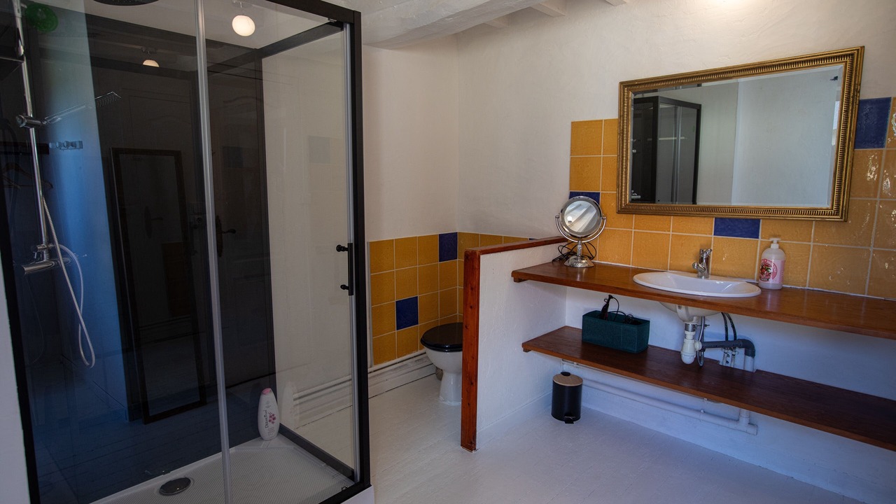 Photo of Bathroom in Saint-Denis-le-Gast