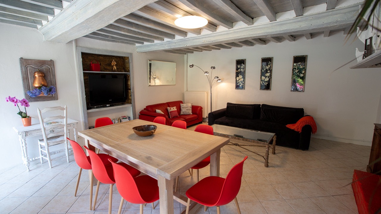 Photo of Livingroom in Saint-Denis-le-Gast