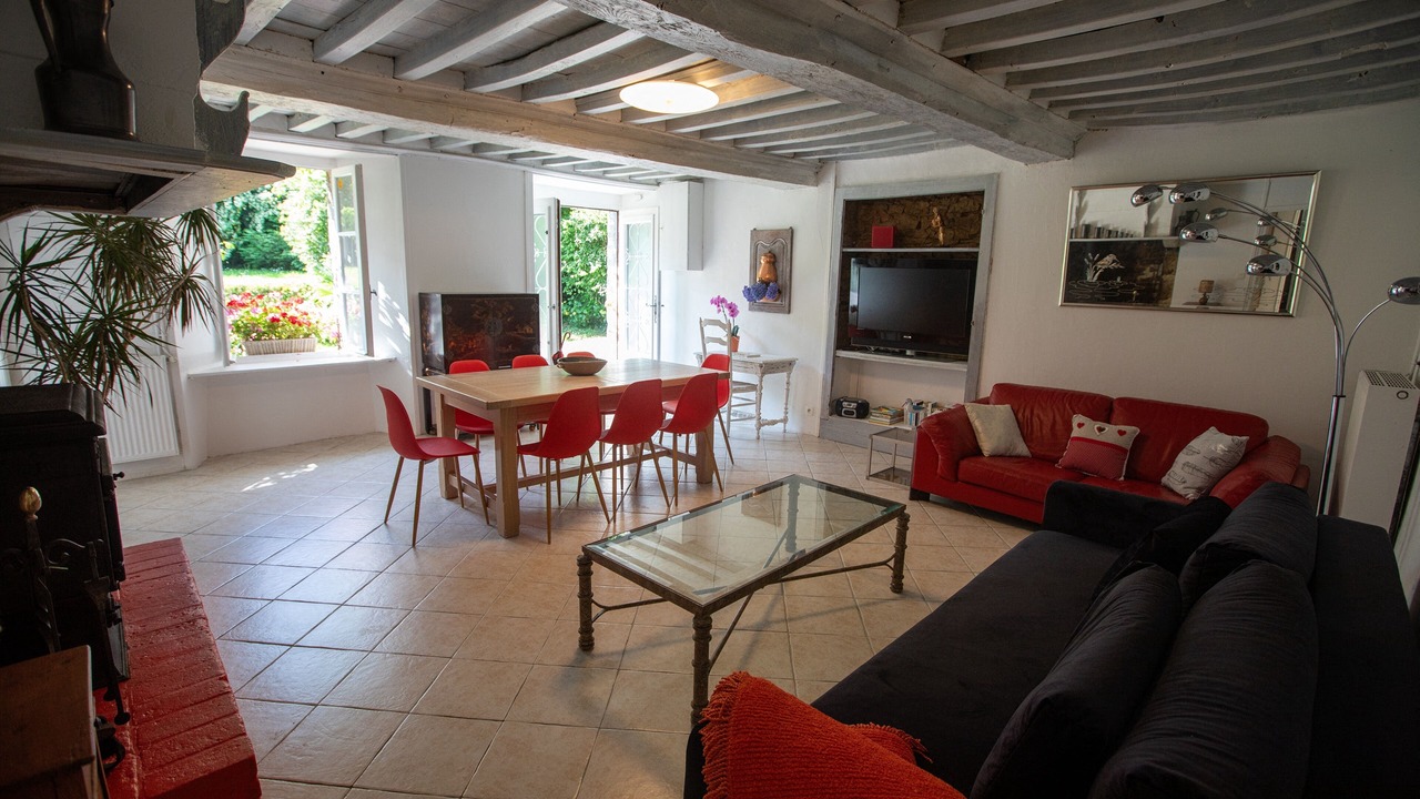 Photo of Livingroom in Saint-Denis-le-Gast