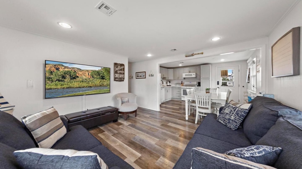 Photo of Livingroom in South Beach Haven