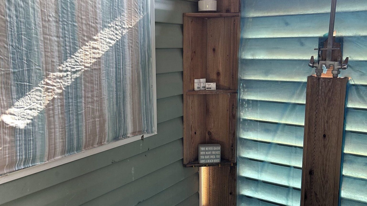 Photo of Bathroom in Jamaica Beach