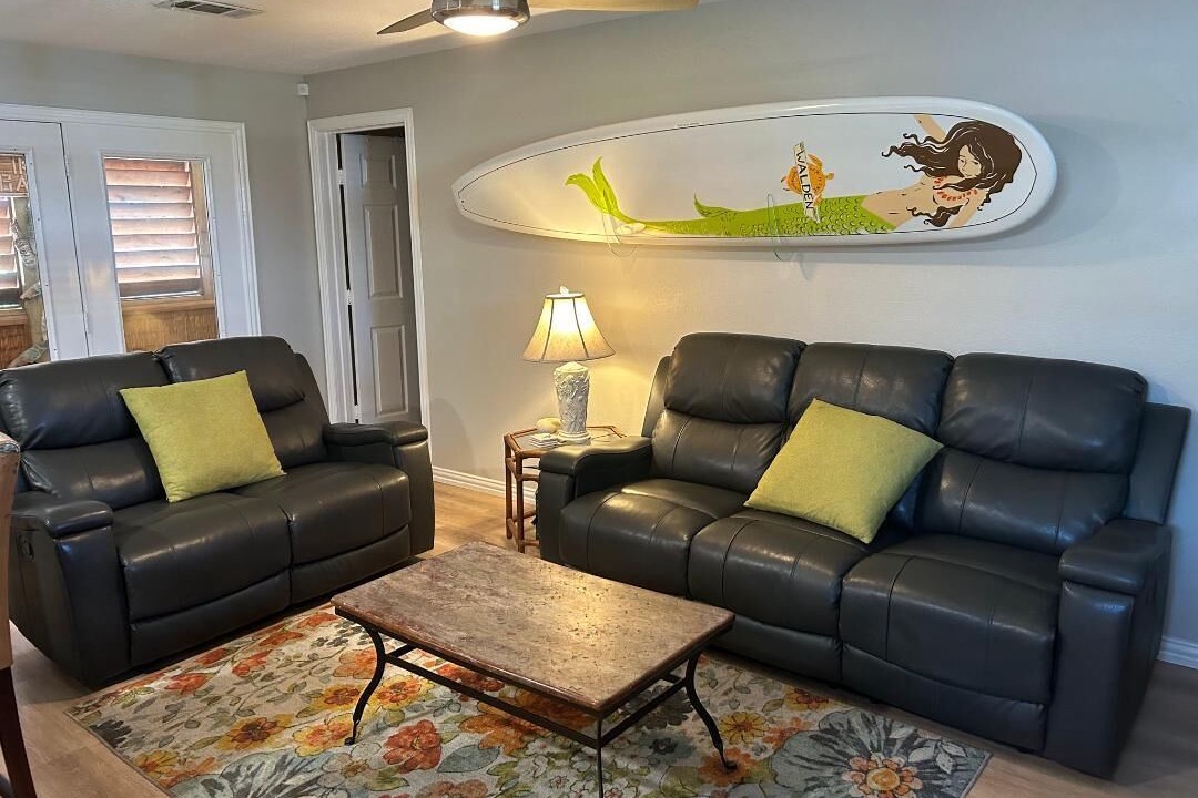 Photo of Livingroom in Jamaica Beach