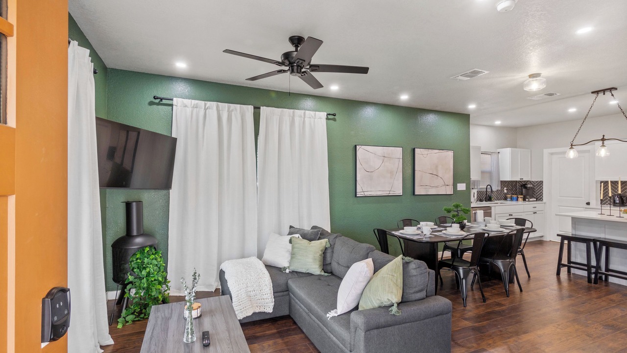 Photo of Livingroom in Denver Heights