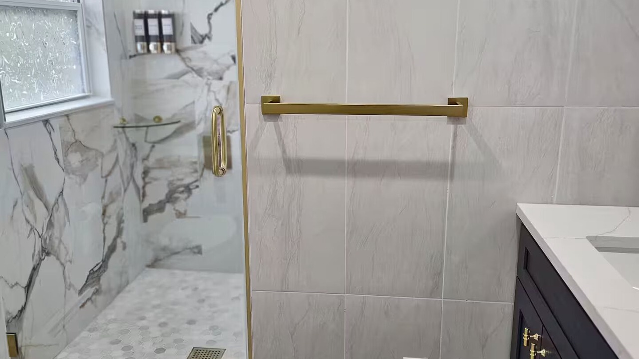 Photo of Bathroom in Hicksville