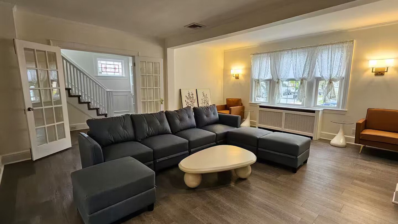 Photo of Livingroom in Hicksville