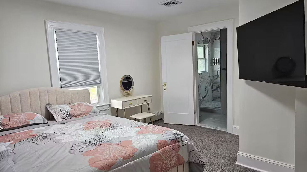 Photo of Bedroom in Hicksville