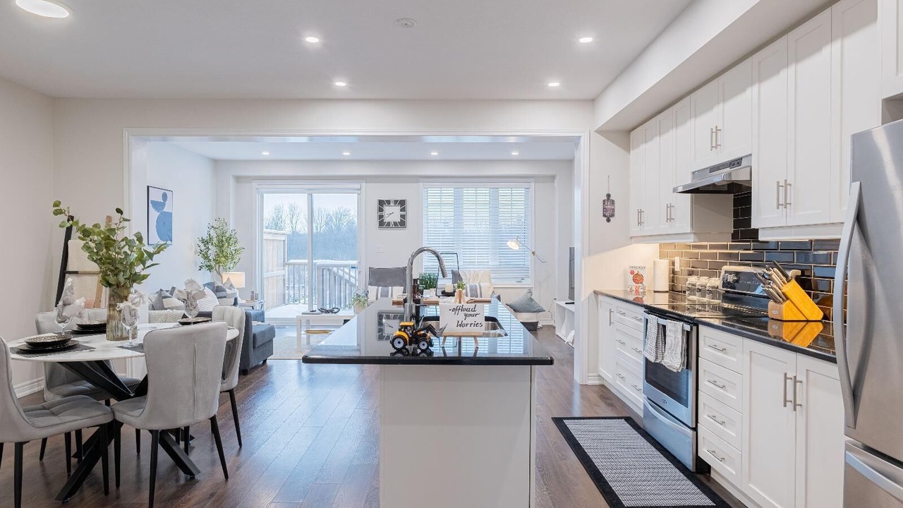 Photo of Kitchen in Oakville