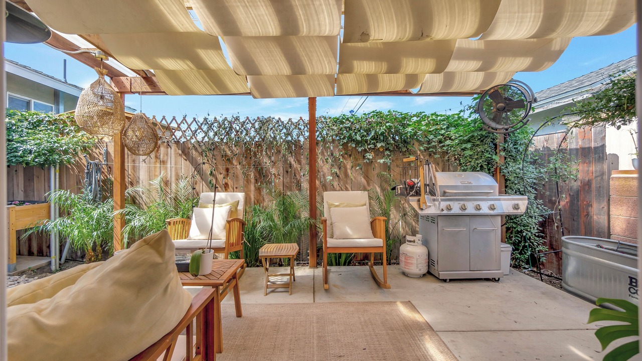 Photo of Patio Balcony in Northeast Anaheim