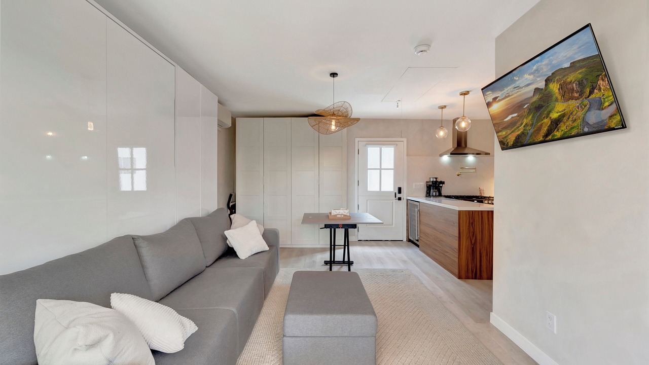 Photo of Livingroom in Northeast Anaheim