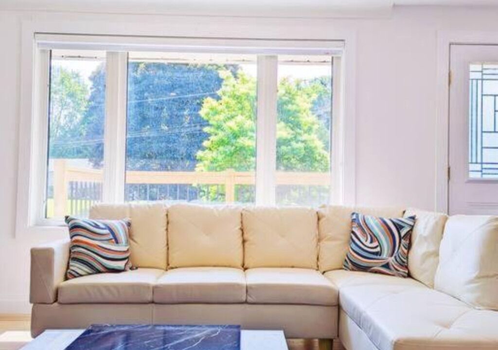 Photo of Livingroom in Bayridge West