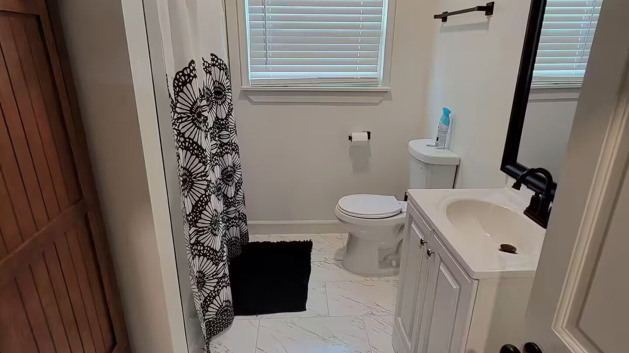 Photo of Bathroom in Foster Place