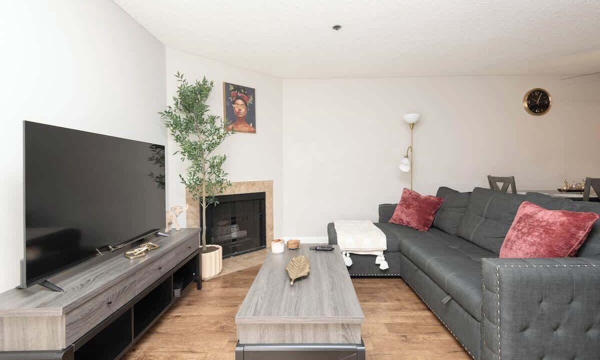 Photo of Livingroom in Little Armenia