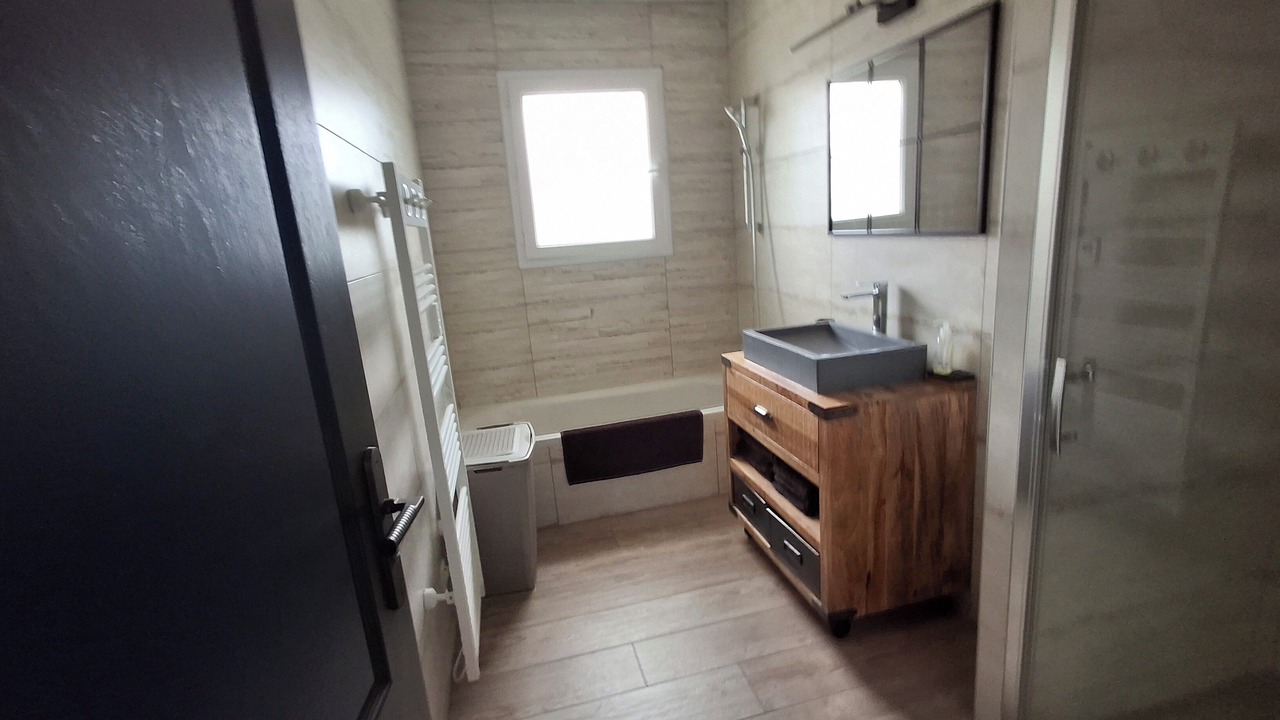 Photo of Bathroom in Eyrans