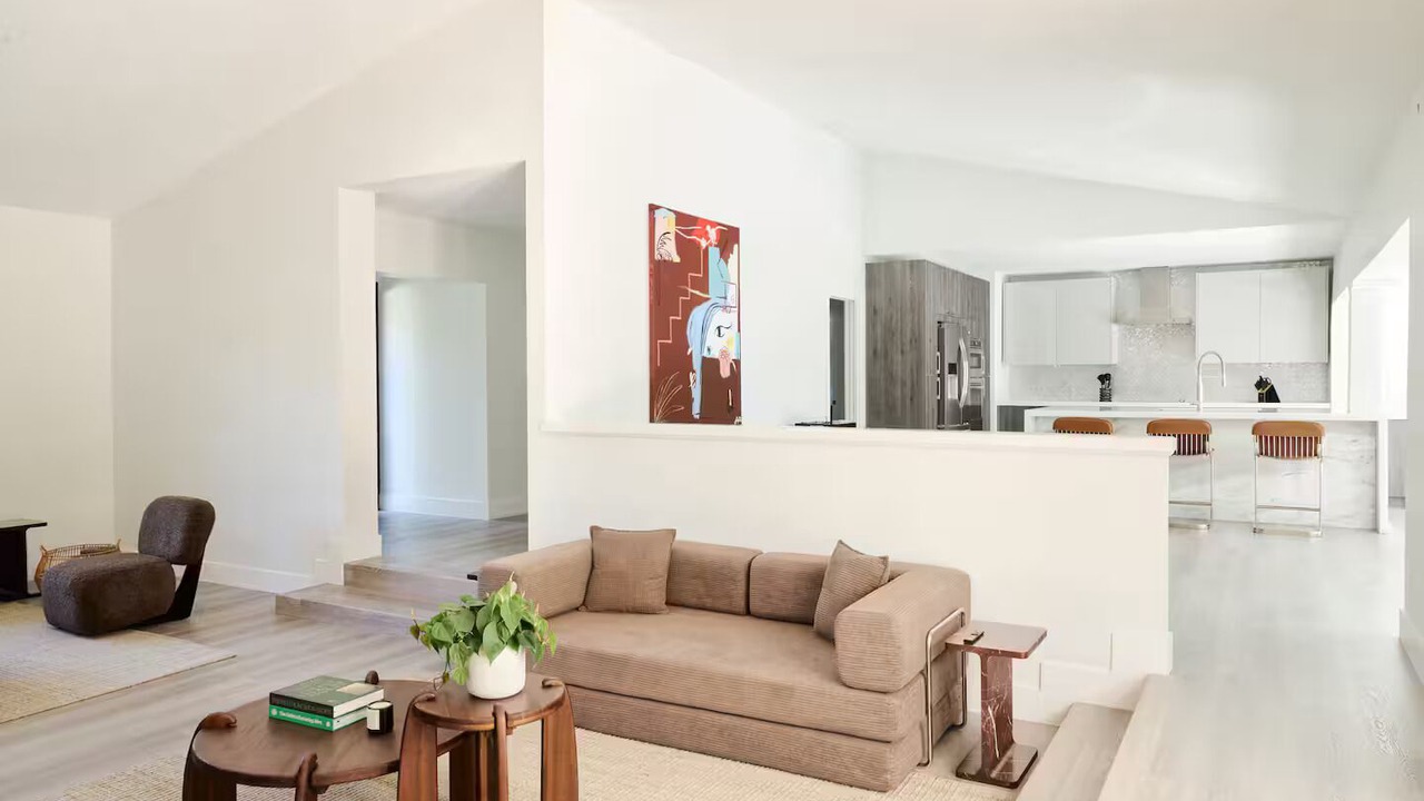 Photo of Livingroom in Pinecrest