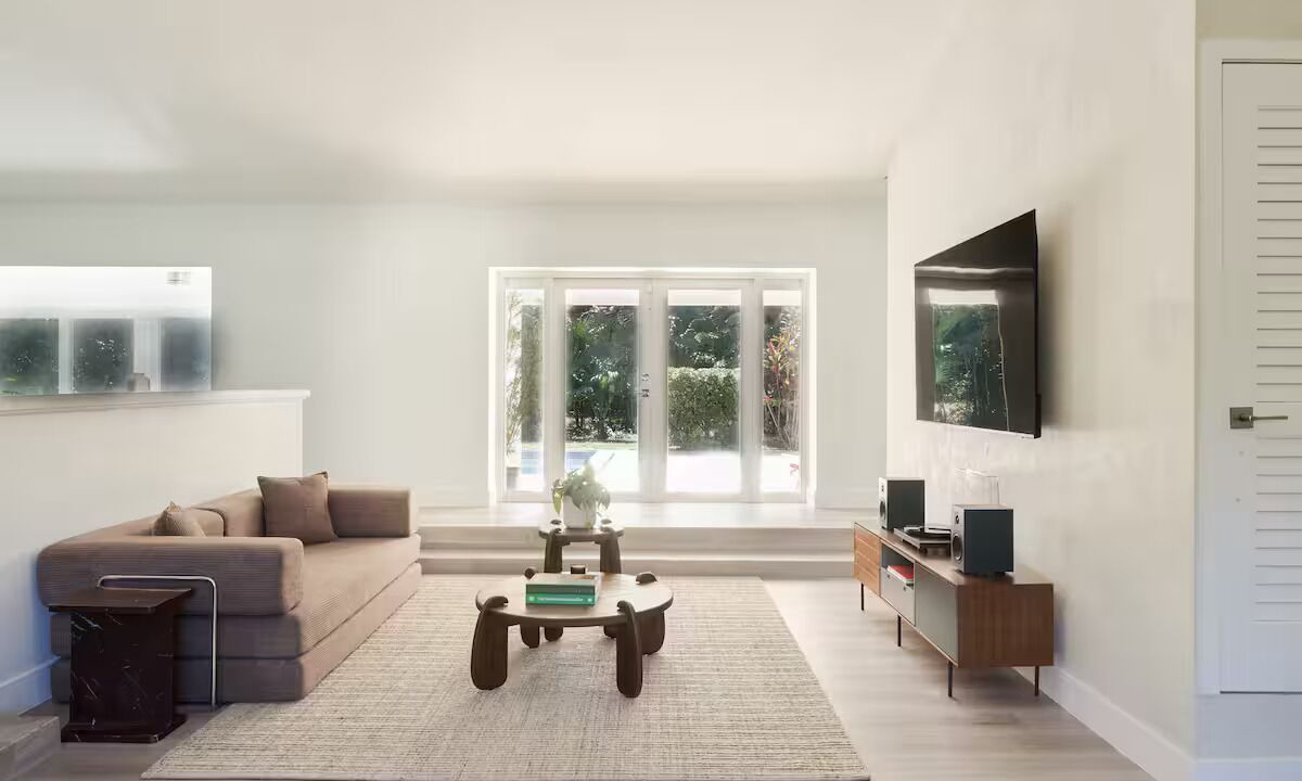Photo of Livingroom in Pinecrest