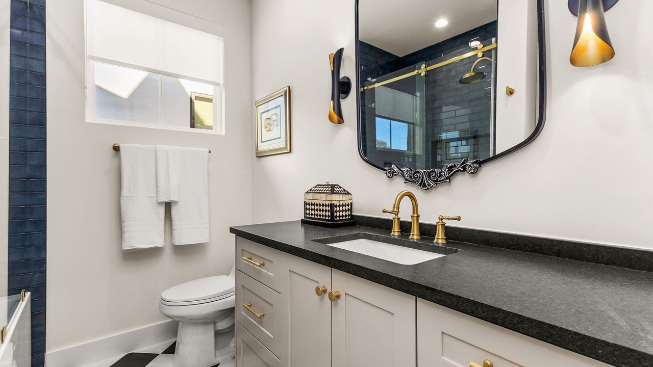 Photo of Bathroom in Blackshear-Prospect Hill