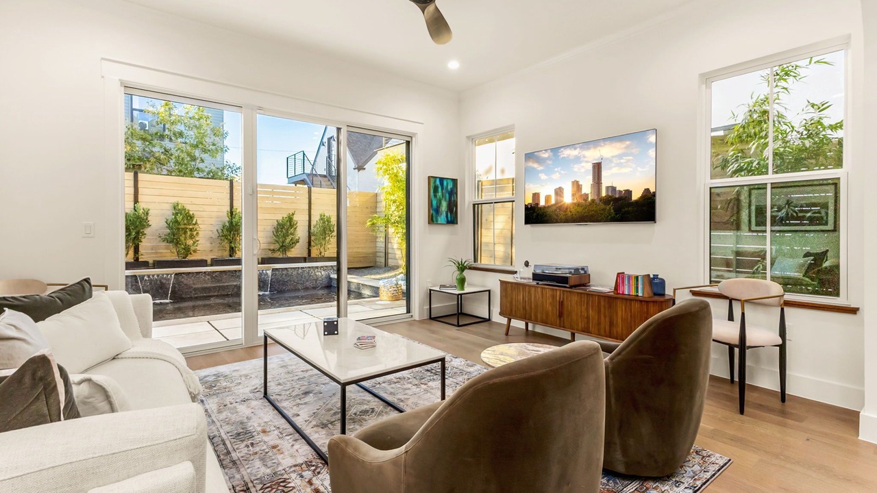 Photo of Livingroom in Blackshear-Prospect Hill