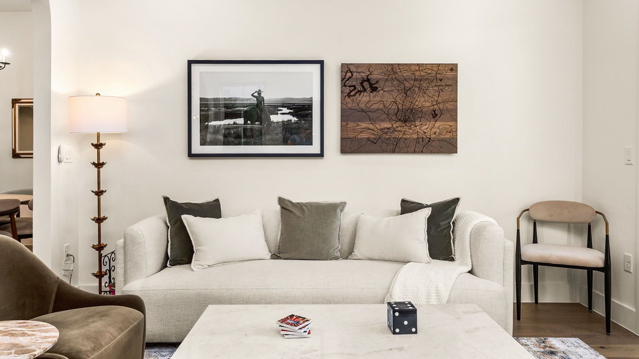 Photo of Livingroom in Blackshear-Prospect Hill