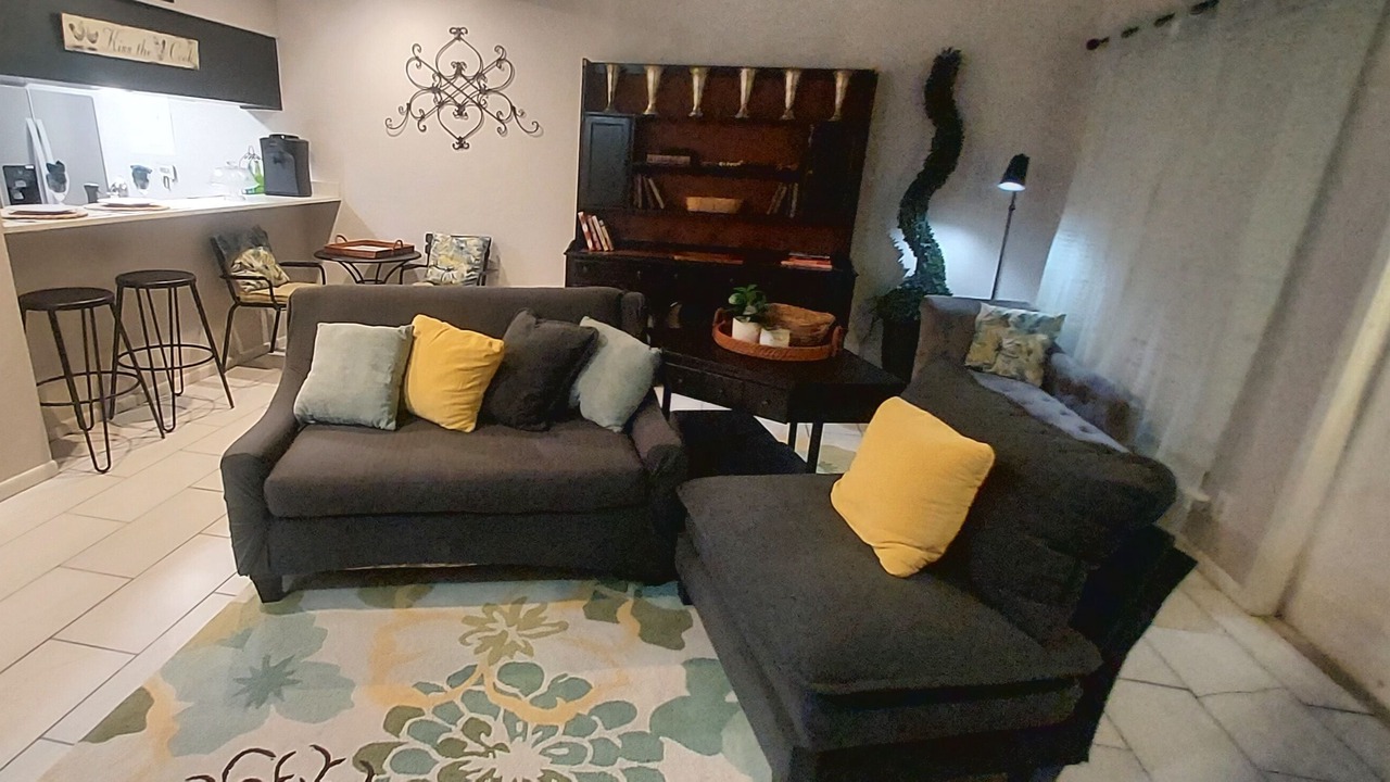 Photo of Livingroom in South Side