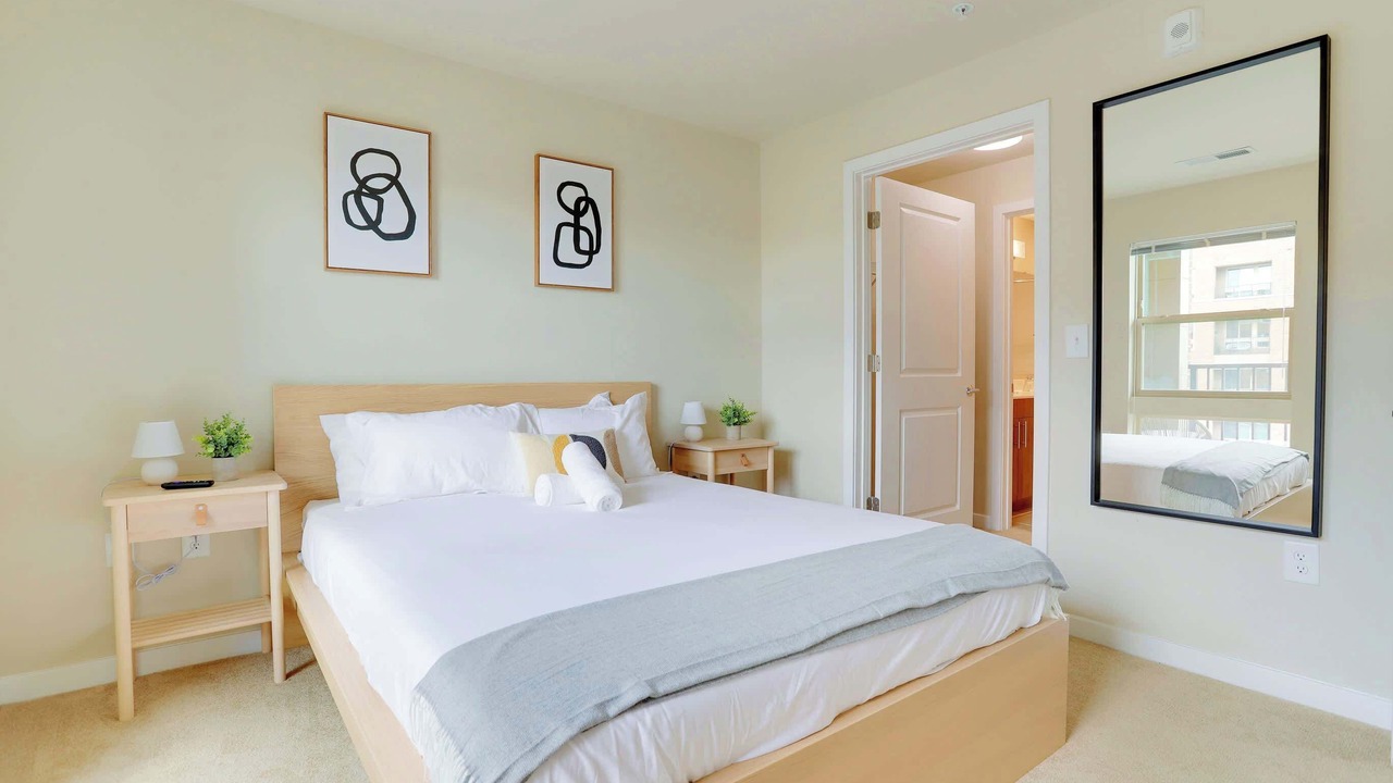 Photo of Bedroom in Jefferson Manor