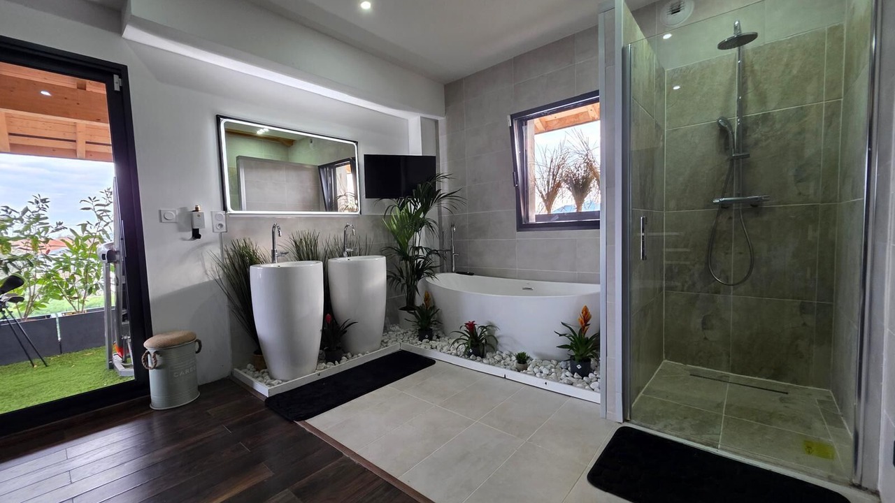 Photo of Bathroom in Reignier-Esery