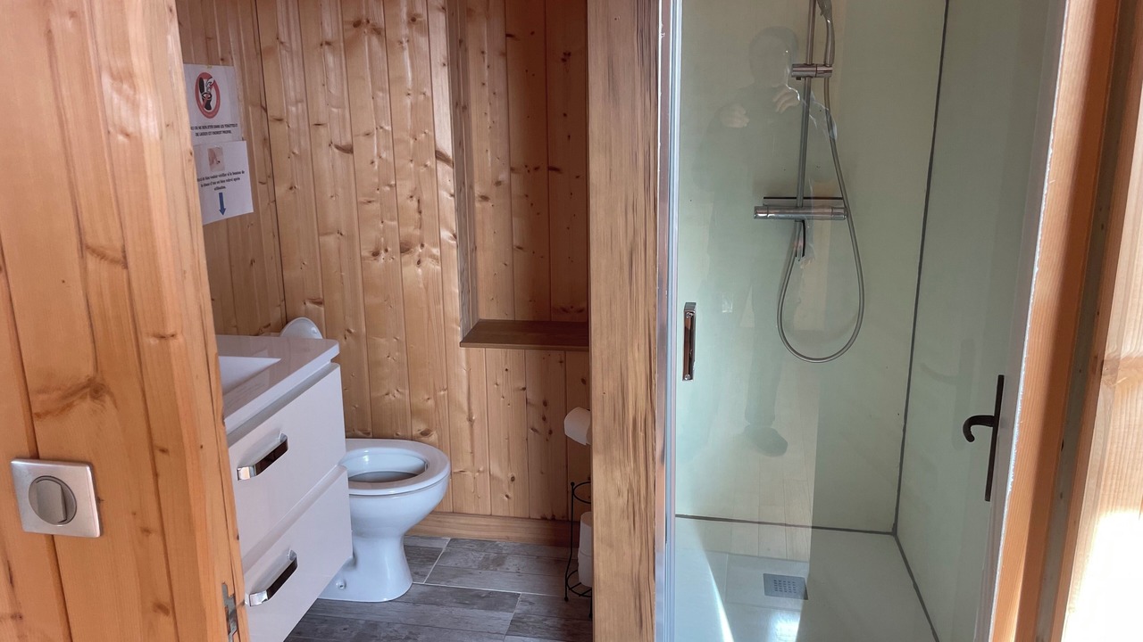 Photo of Bathroom in Saint-Andre-d'Hebertot