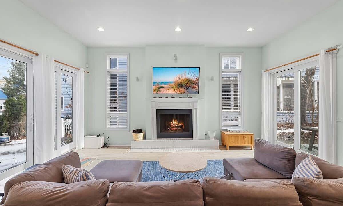 Photo of Livingroom in Michigan City