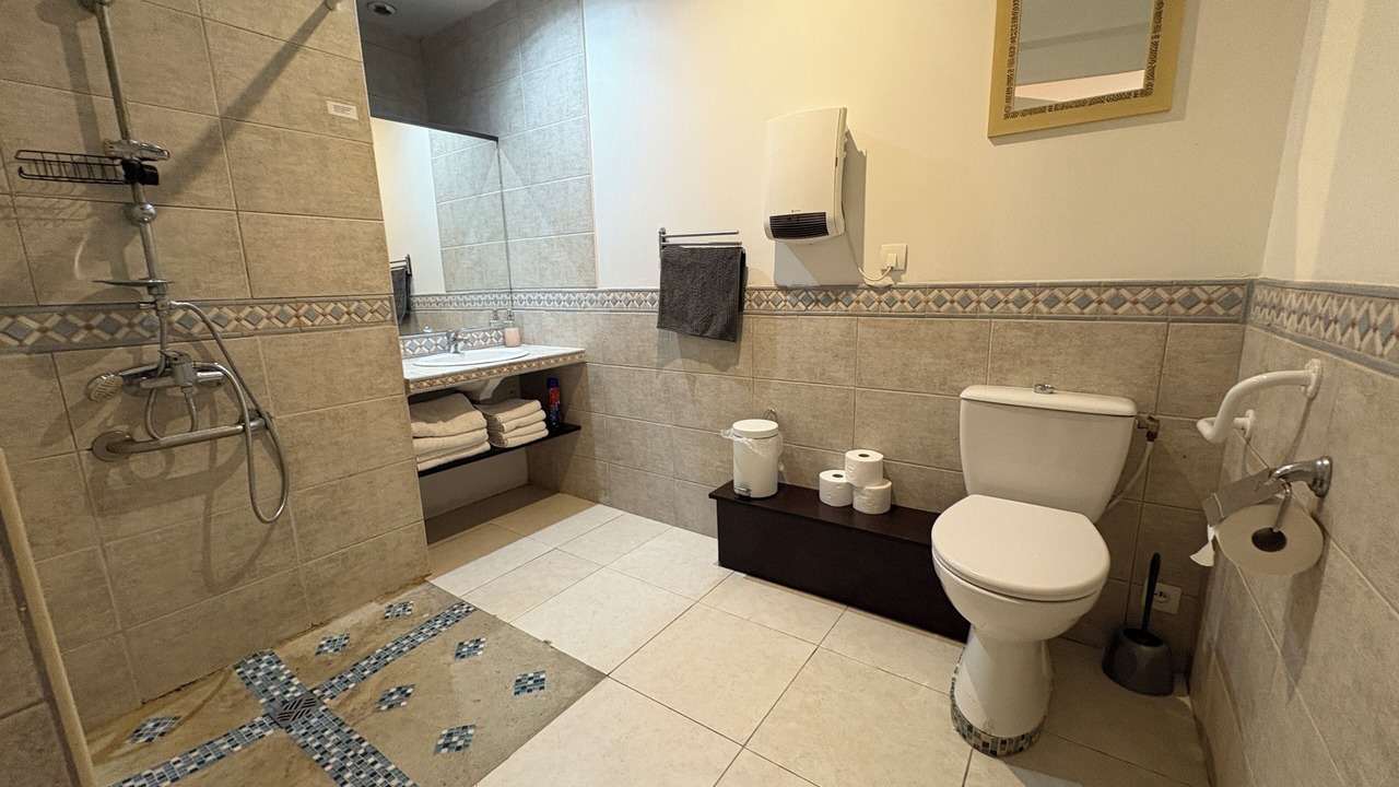 Photo of Bathroom in Laverune