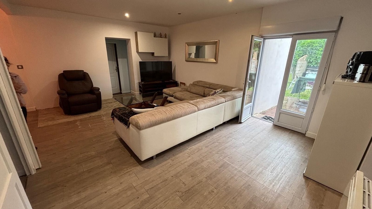 Photo of Livingroom in Le Plessis-Pate