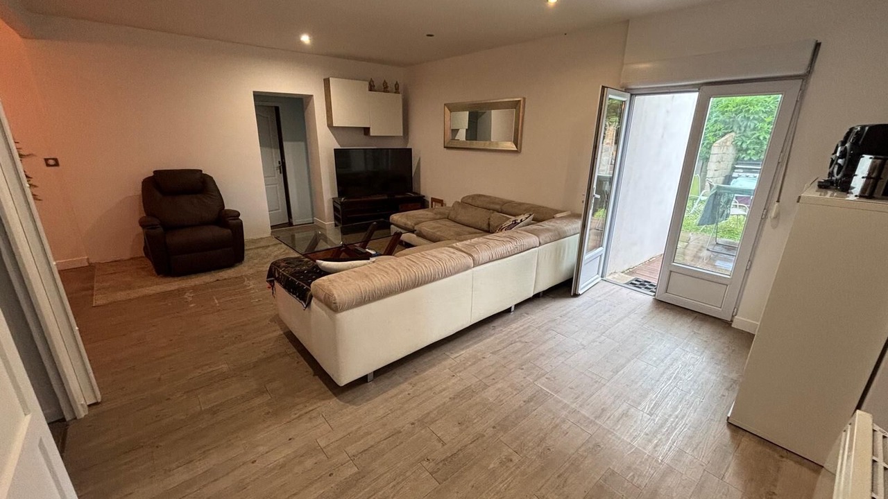 Photo of Livingroom in Le Plessis-Pate