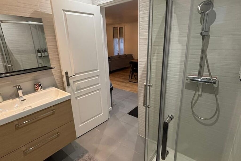Photo of Bathroom in Savigny-sur-Orge