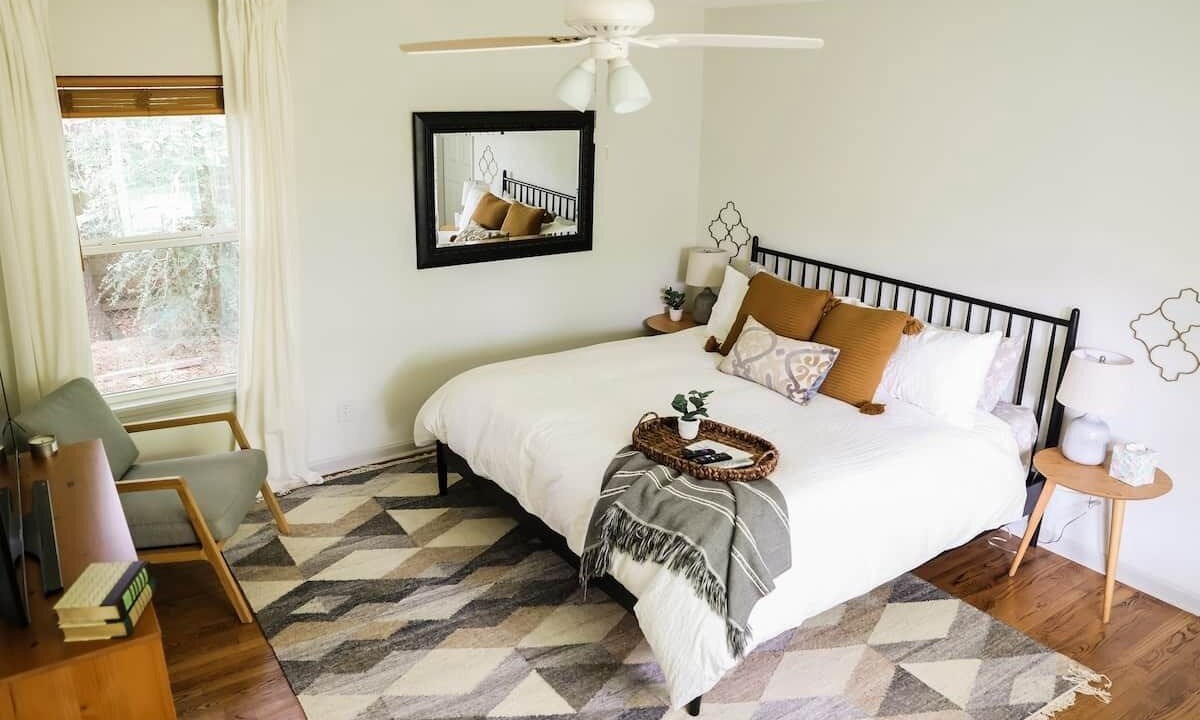 Photo of Bedroom in College Hills Estates
