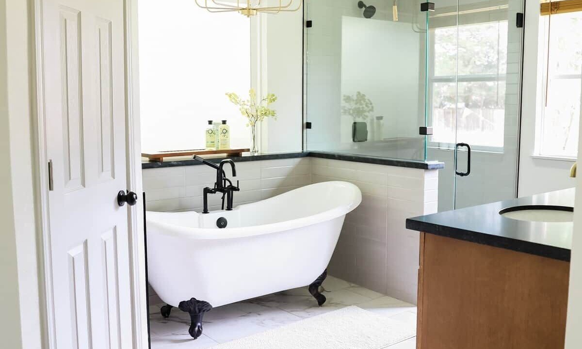 Photo of Bathroom in College Hills Estates